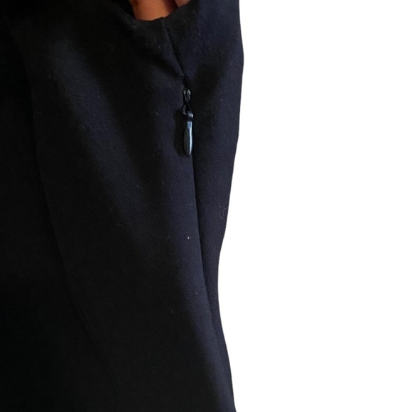 Isaac MIZRAH NYC LBD. Classic fit and flare black dress. - Picture 7 of 10